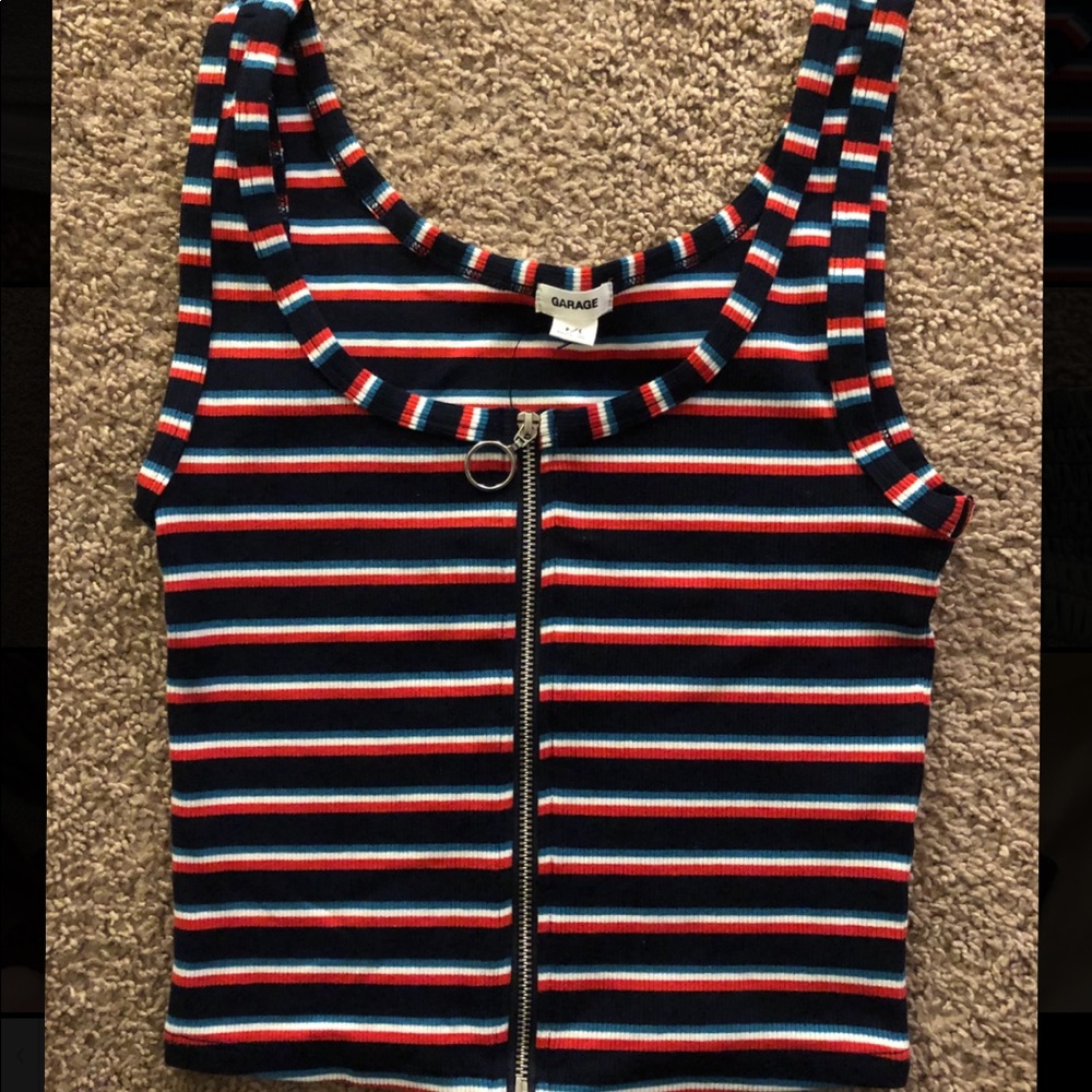 NWT GARAGE CROP TOP (SM) W/ ZIPPER